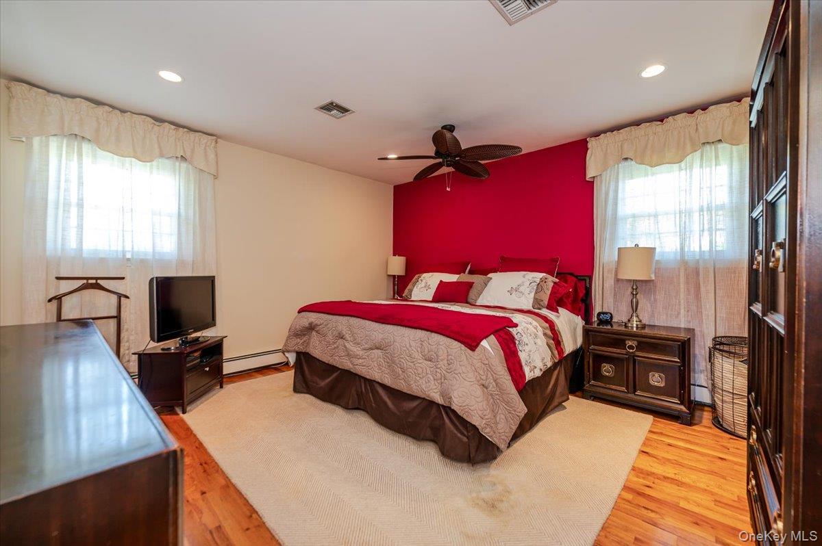 305 Riviera Drive S, Massapequa, NY 11758