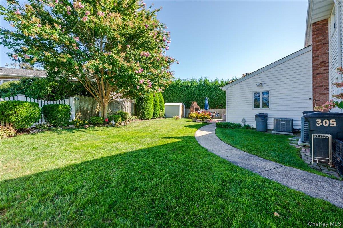 305 Riviera Drive S, Massapequa, NY 11758