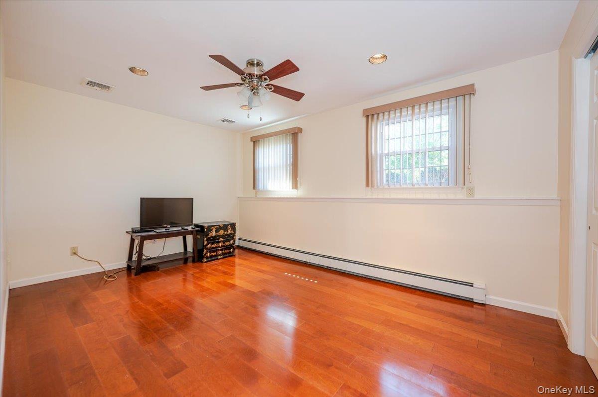 305 Riviera Drive S, Massapequa, NY 11758