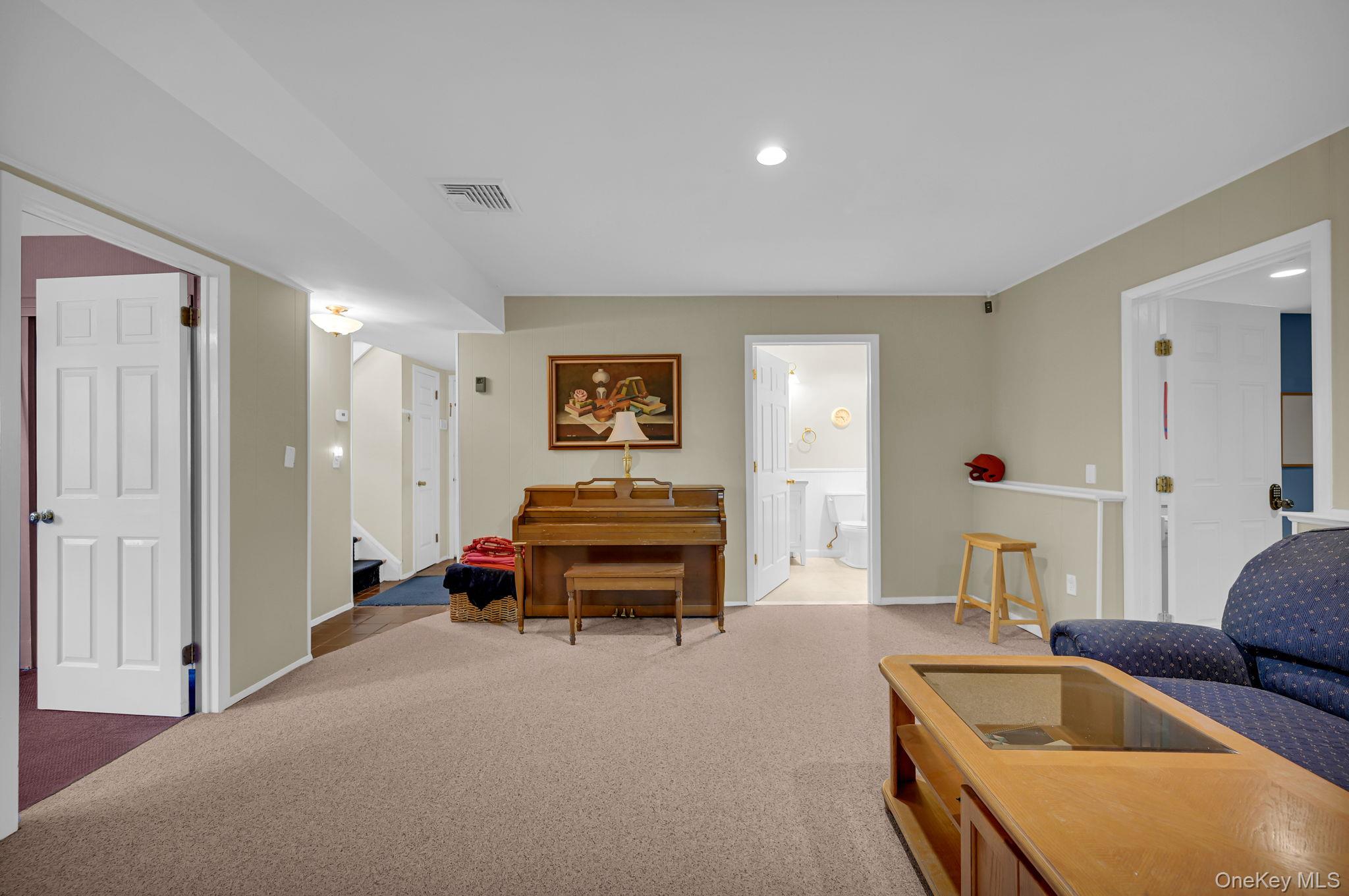 35 Chimney Ridge Drive, Nanuet, NY 10954