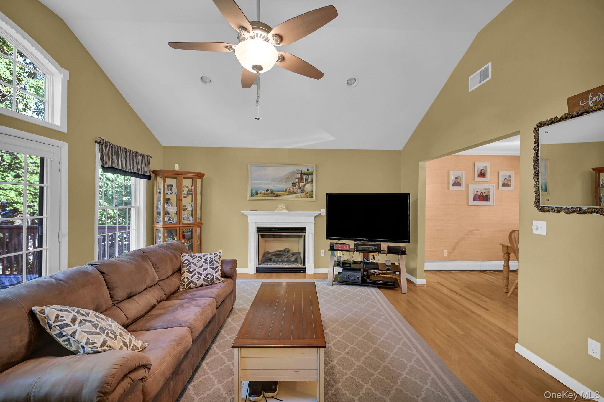 35 Chimney Ridge Drive, Nanuet, NY 10954