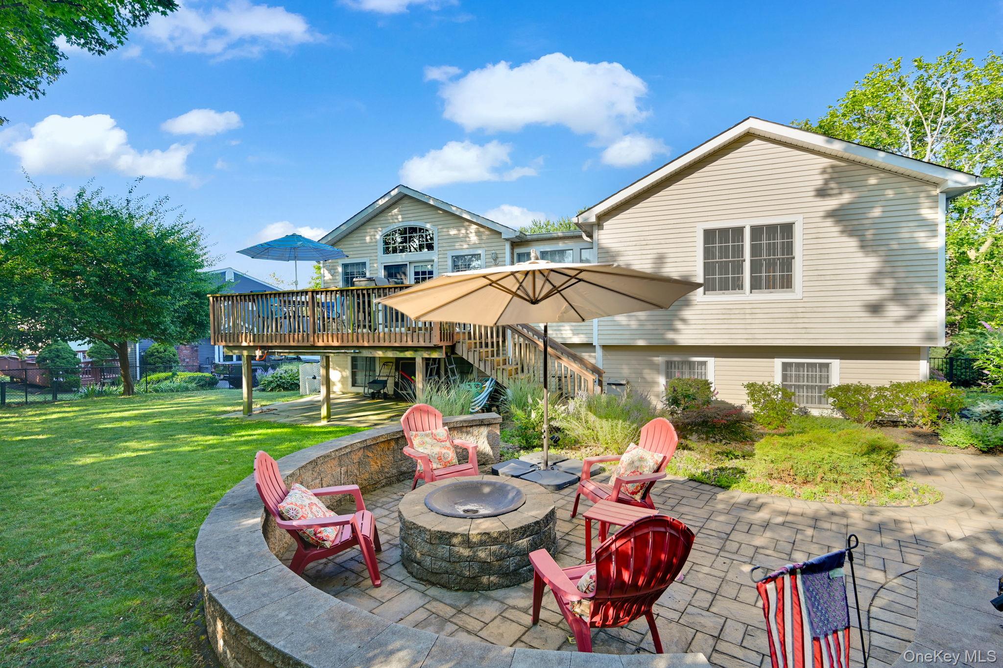 35 Chimney Ridge Drive, Nanuet, NY 10954