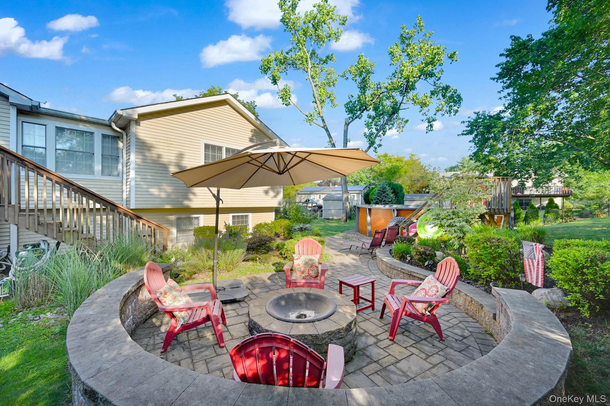 35 Chimney Ridge Drive, Nanuet, NY 10954