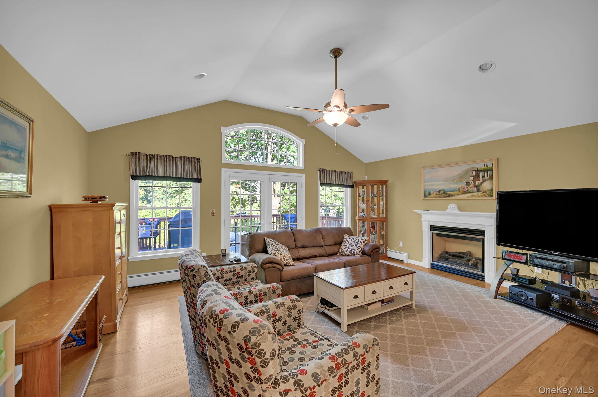 35 Chimney Ridge Drive, Nanuet, NY 10954