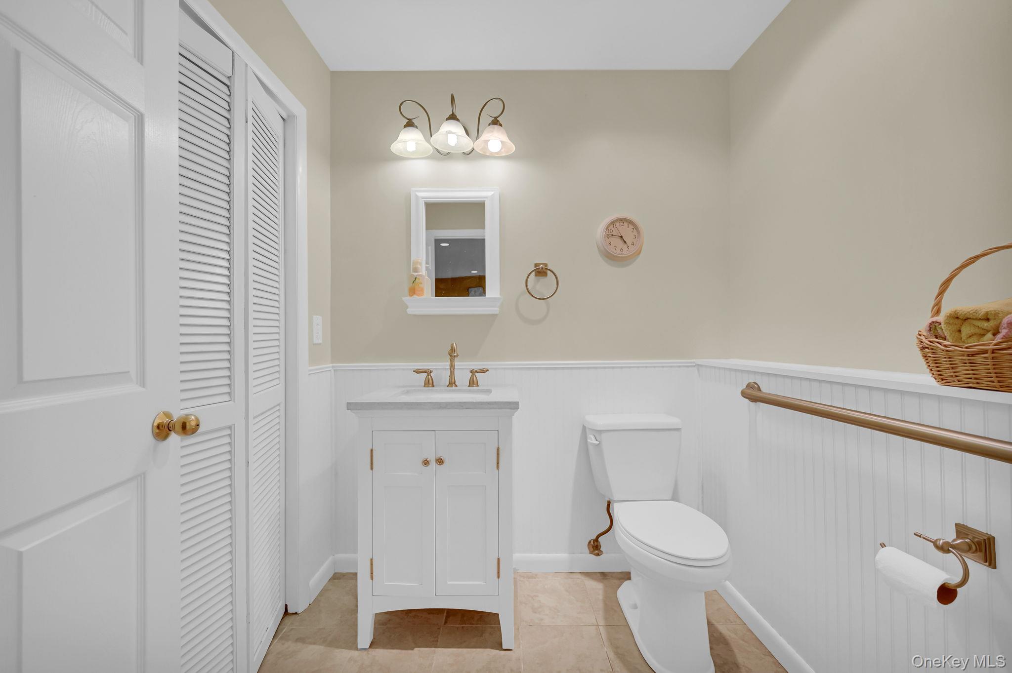 35 Chimney Ridge Drive, Nanuet, NY 10954