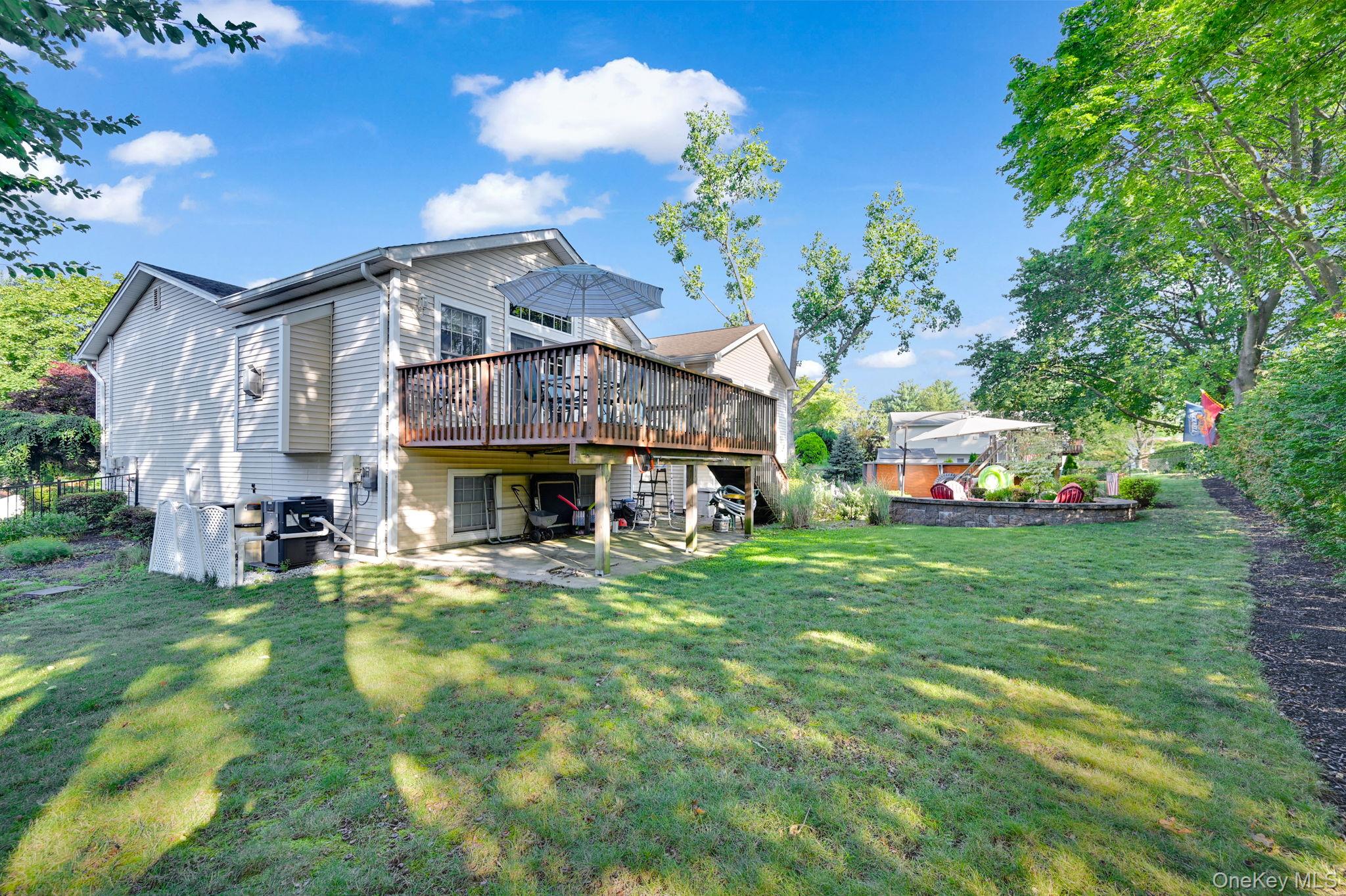 35 Chimney Ridge Drive, Nanuet, NY 10954