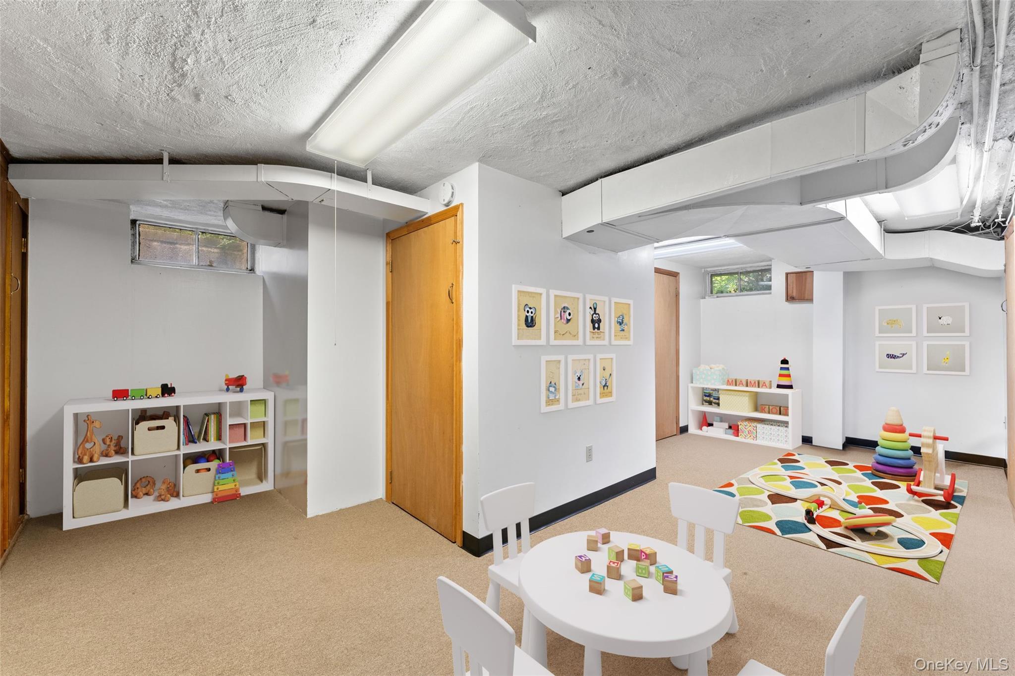 1 Windsor Lane, Scarsdale, NY 10583