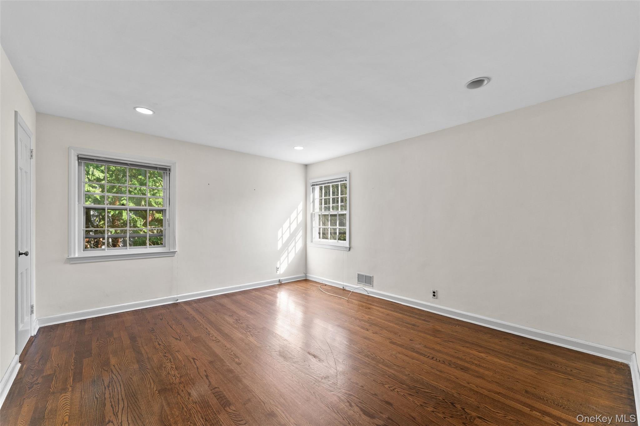 1 Windsor Lane, Scarsdale, NY 10583