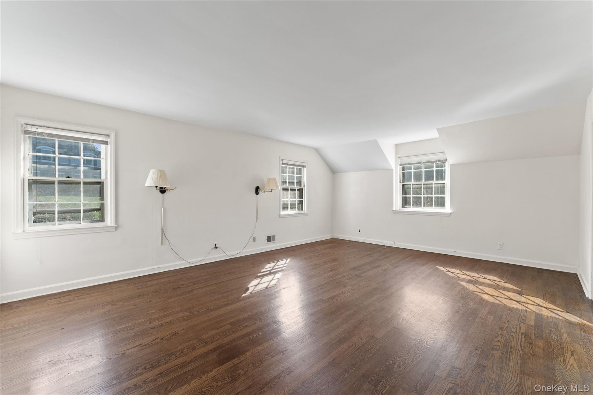 1 Windsor Lane, Scarsdale, NY 10583