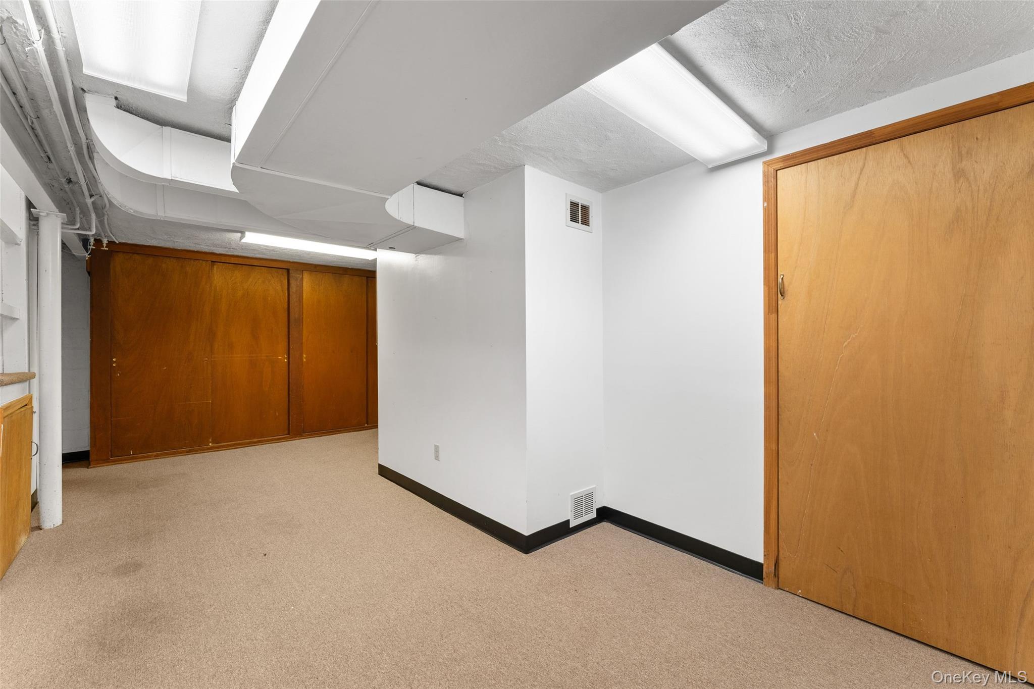 1 Windsor Lane, Scarsdale, NY 10583