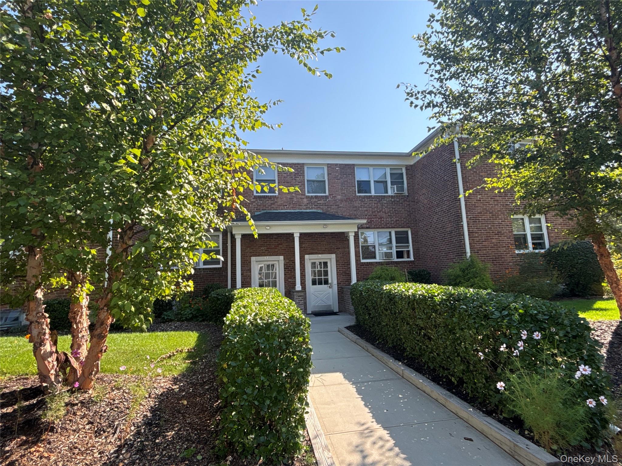 37 Spruce Street # 4, Great Neck, NY 11021