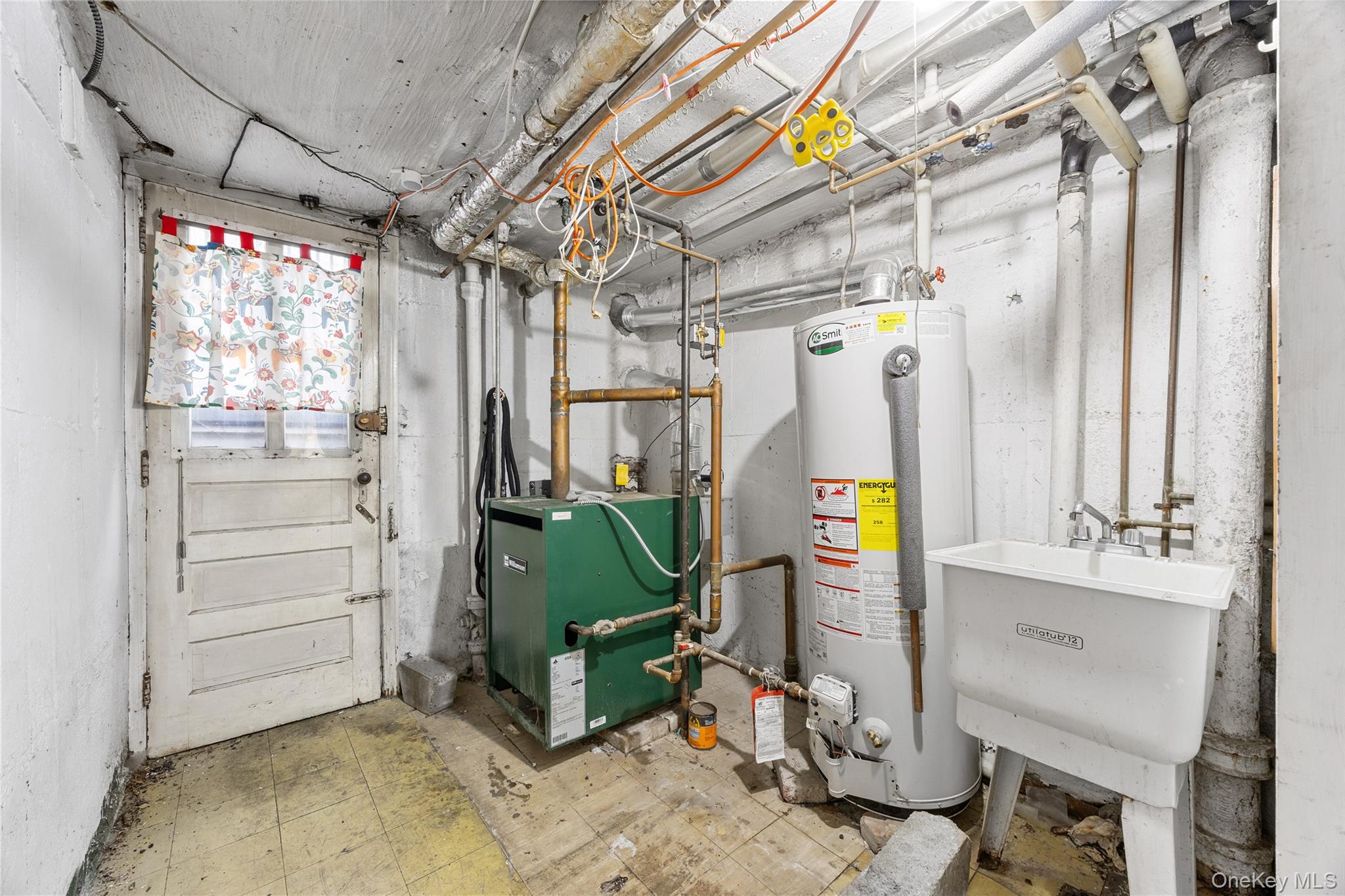 14850 60th Avenue, Flushing, NY 11355