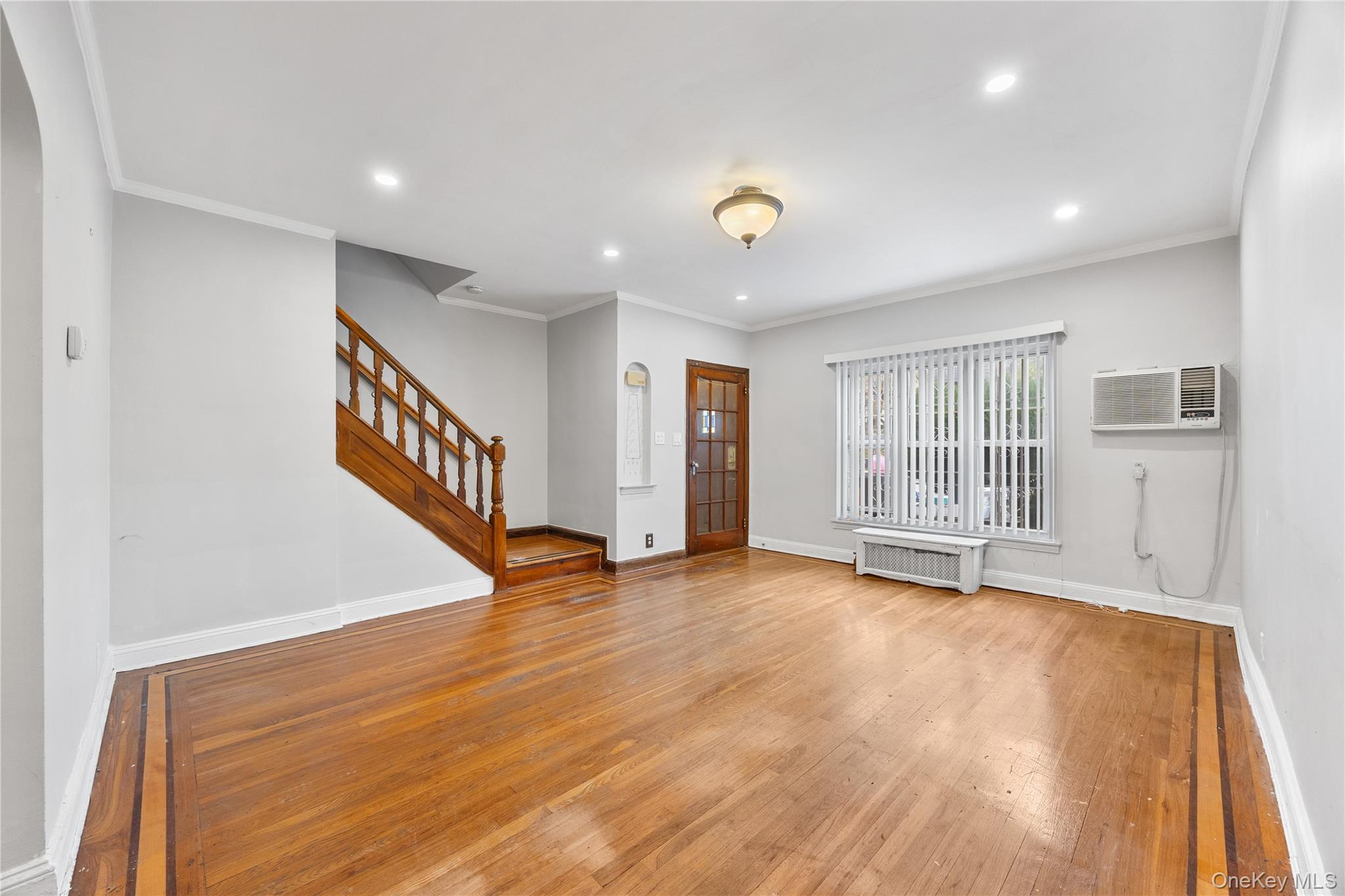 14850 60th Avenue, Flushing, NY 11355