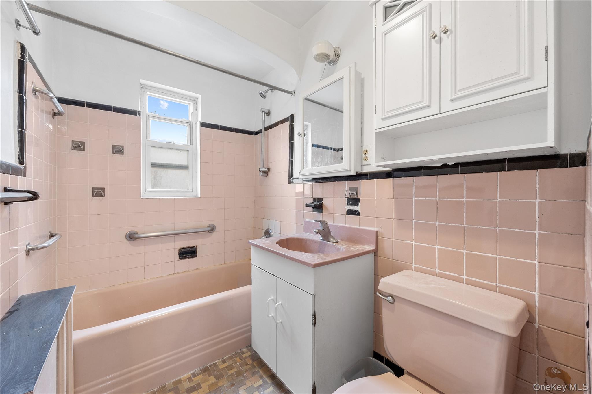 14850 60th Avenue, Flushing, NY 11355