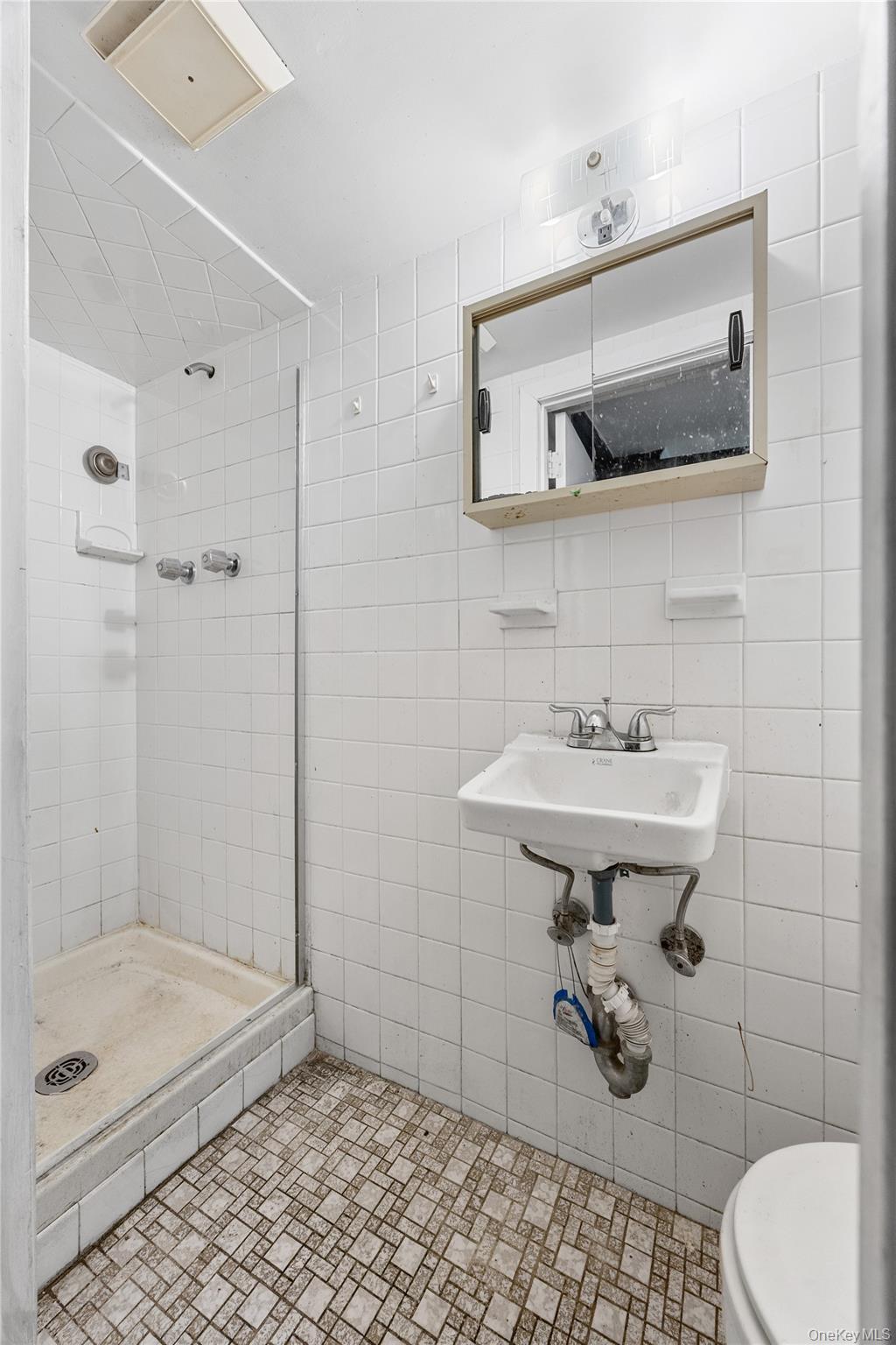 14850 60th Avenue, Flushing, NY 11355