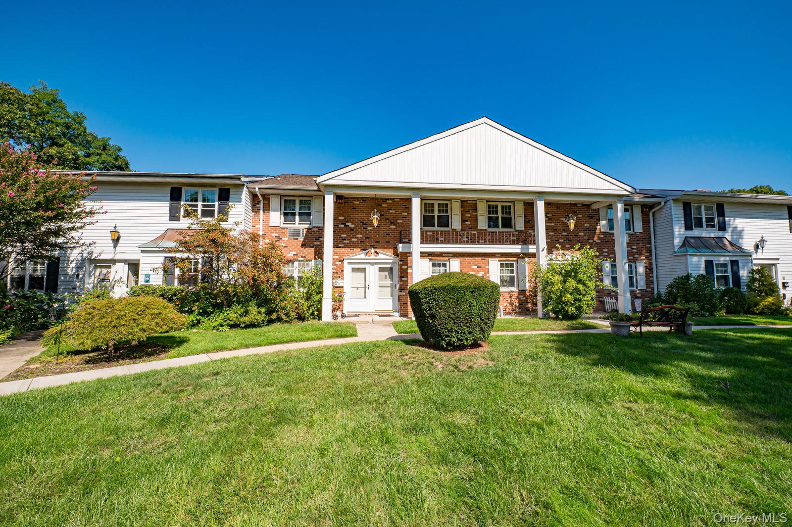 21 Glen Hollow Drive # G30, Holtsville, NY 11742