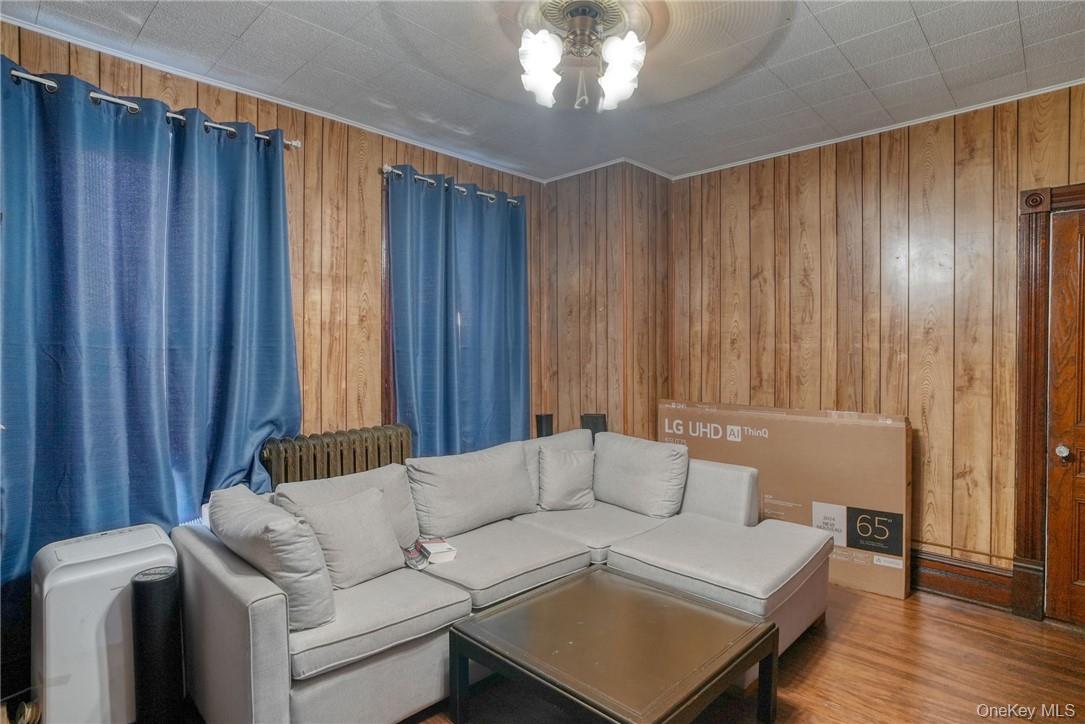 32 Balding Avenue, Poughkeepsie, NY 12601