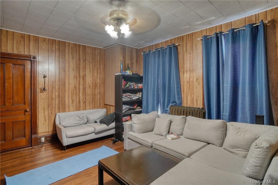 32 Balding Avenue, Poughkeepsie, NY 12601