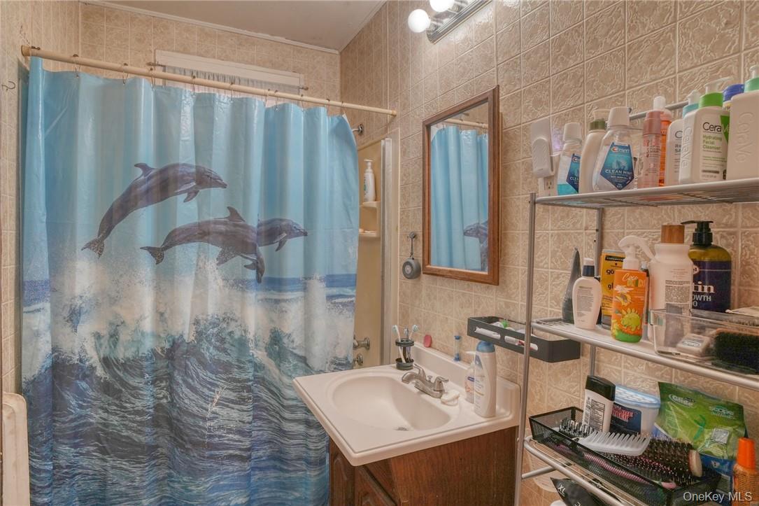 32 Balding Avenue, Poughkeepsie, NY 12601