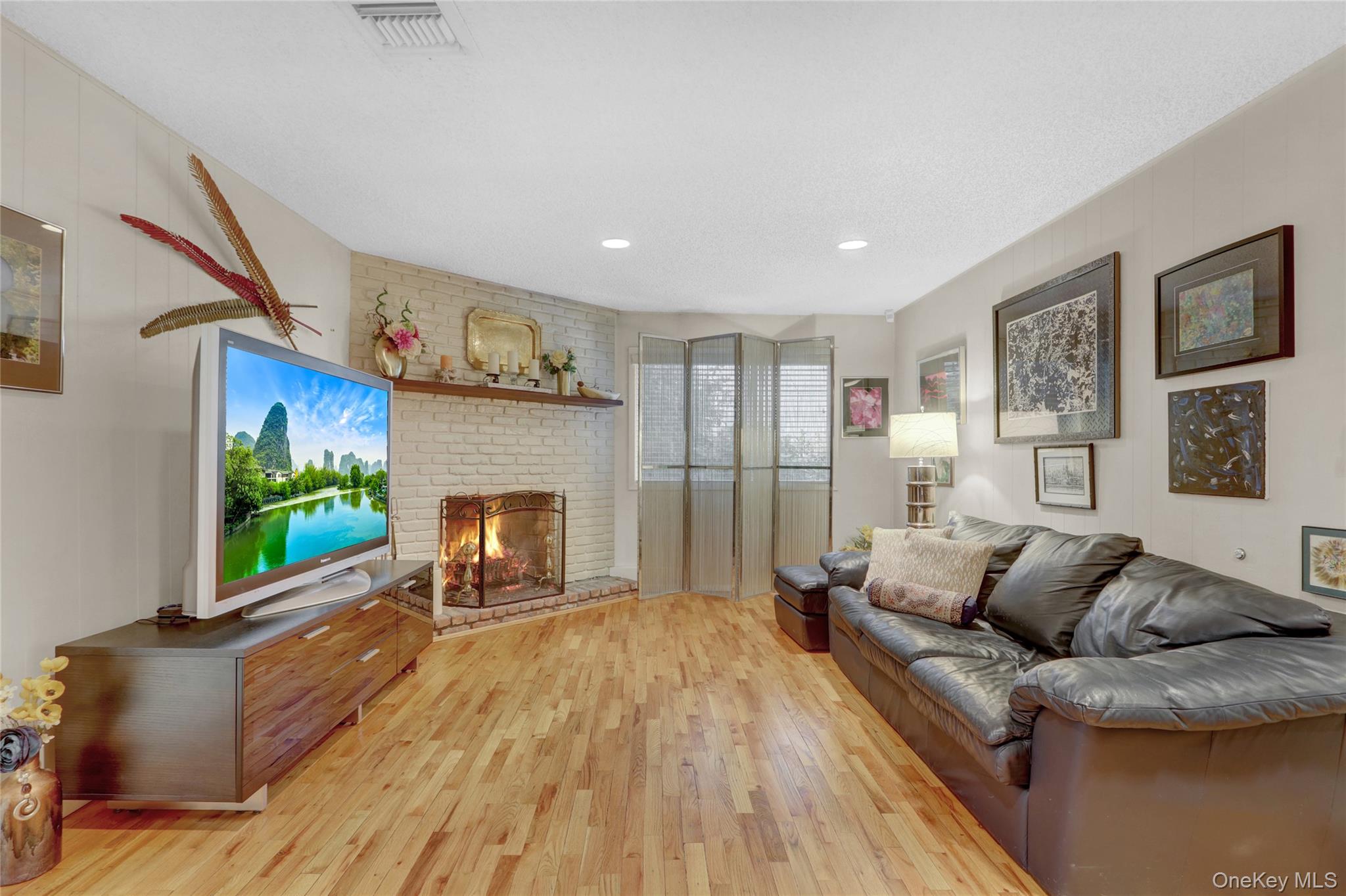 1952 Julian Lane, Merrick, NY 11566