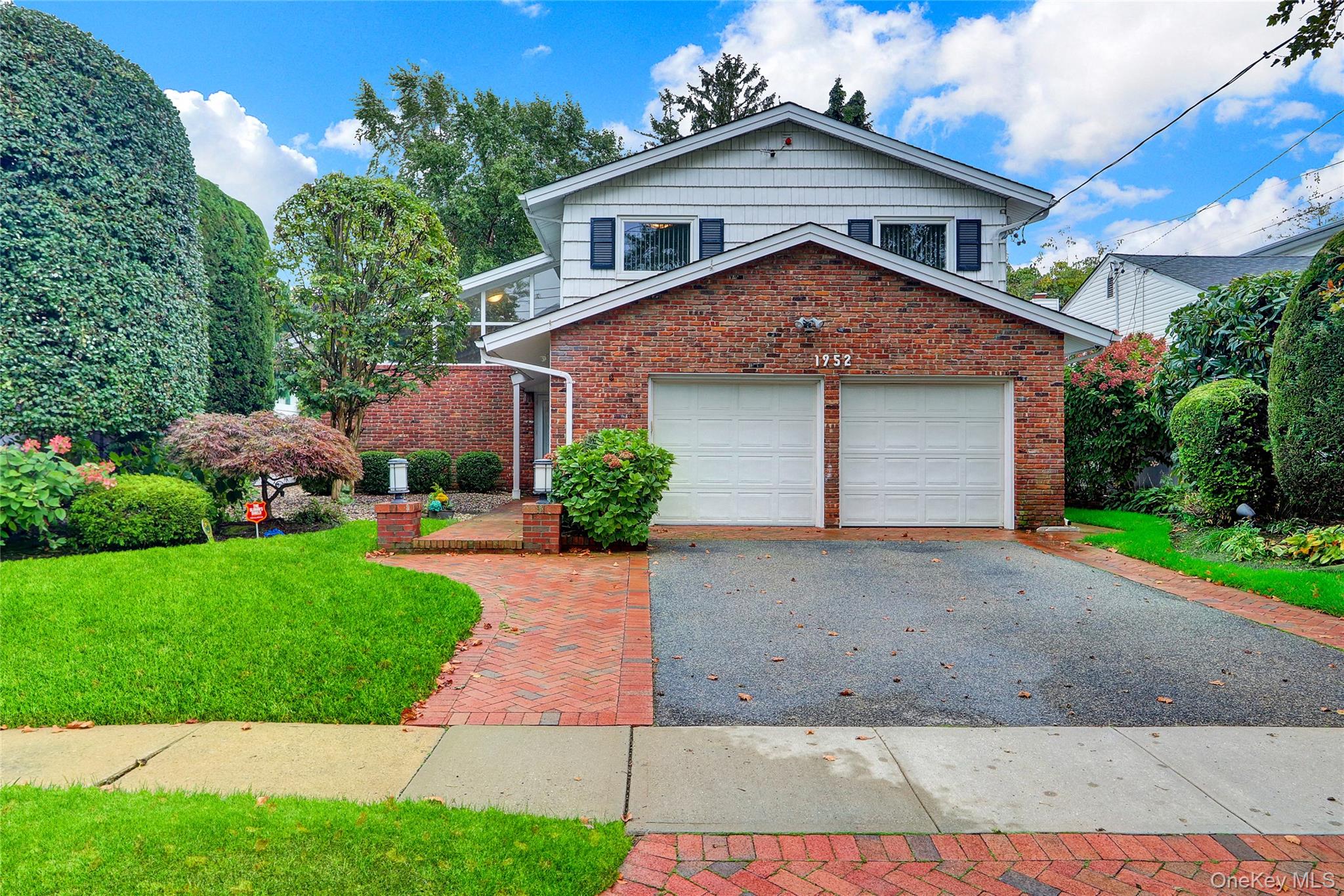1952 Julian Lane, Merrick, NY 11566