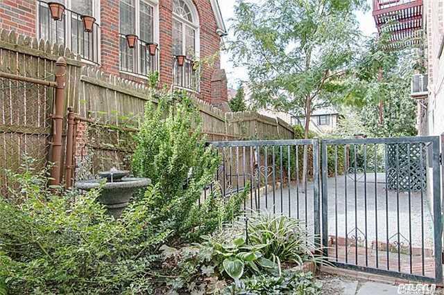 86-10 34th Avenue # 225, Jackson Heights, NY 11372