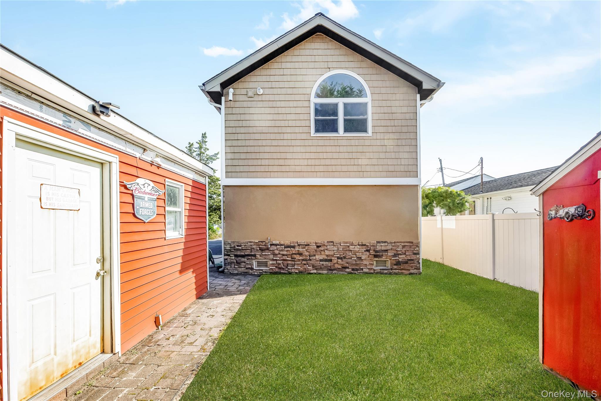 769 S Hickory Street, Lindenhurst, NY 11757