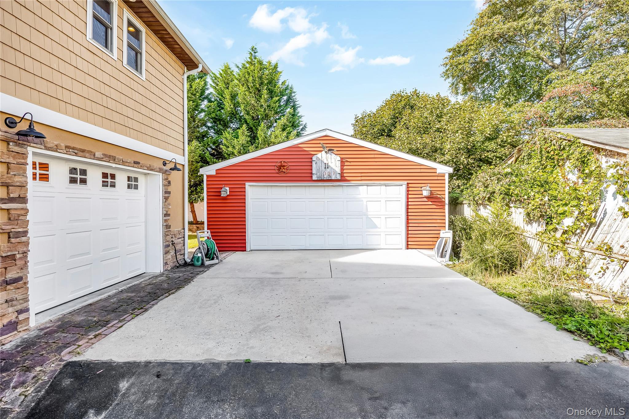 769 S Hickory Street, Lindenhurst, NY 11757