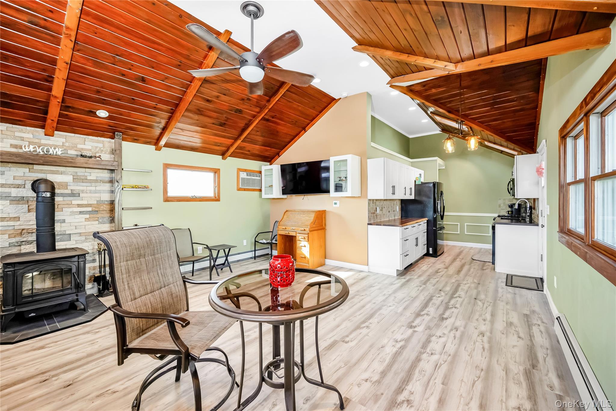 769 S Hickory Street, Lindenhurst, NY 11757