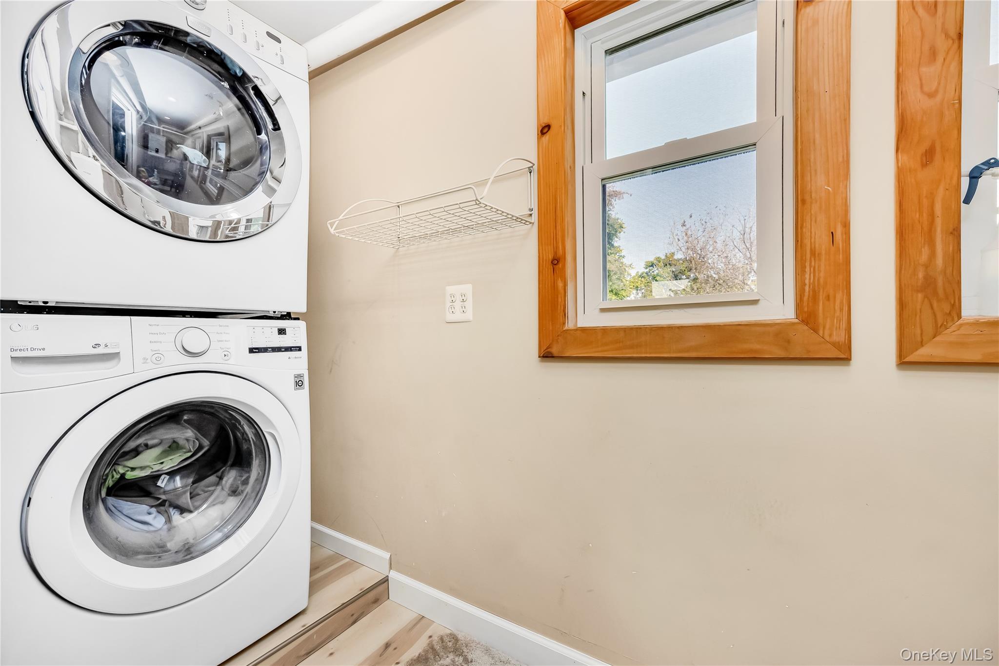 769 S Hickory Street, Lindenhurst, NY 11757