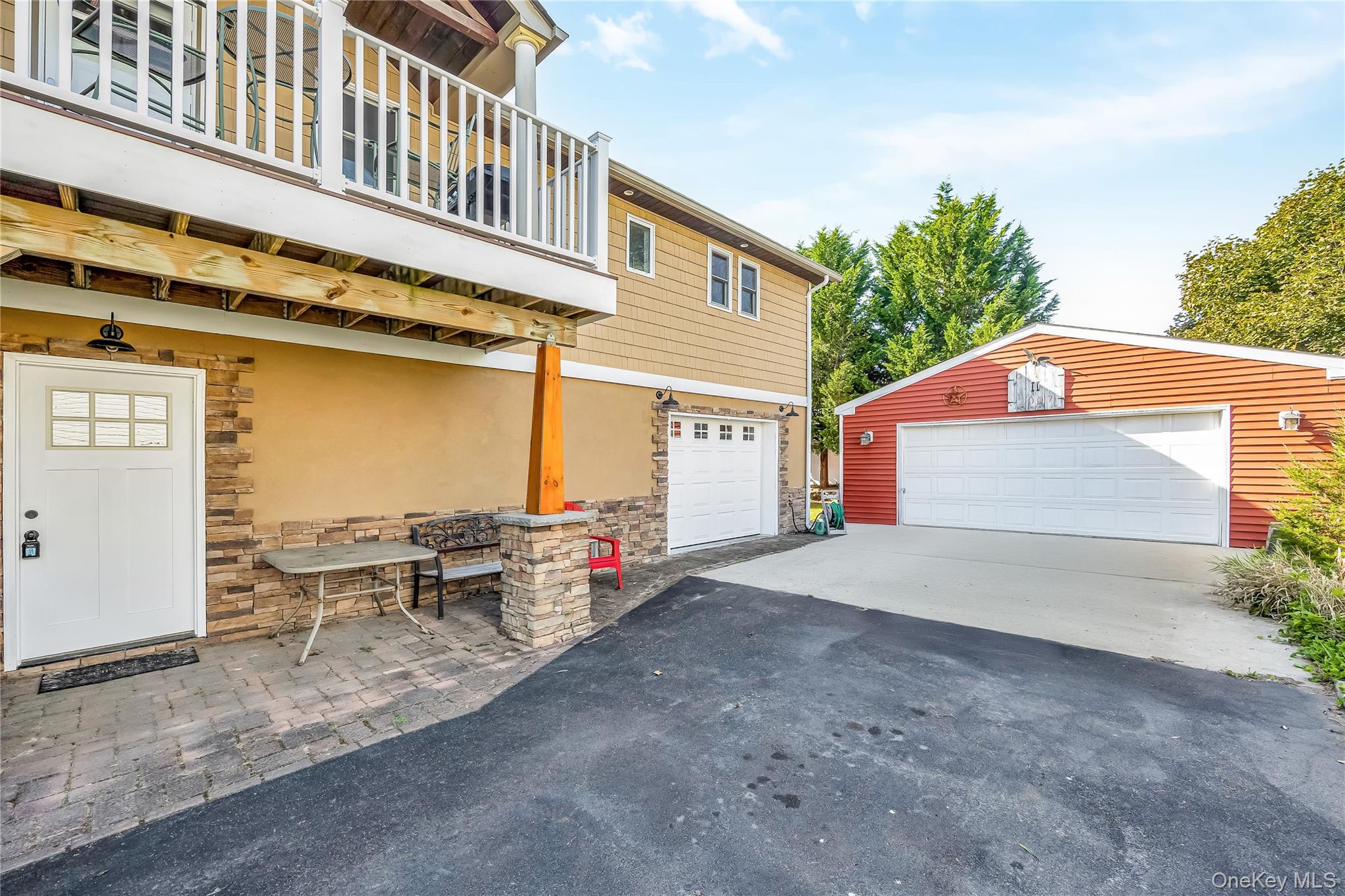 769 S Hickory Street, Lindenhurst, NY 11757