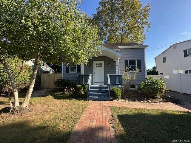 12 Grafton Street, Greenlawn, NY 11740