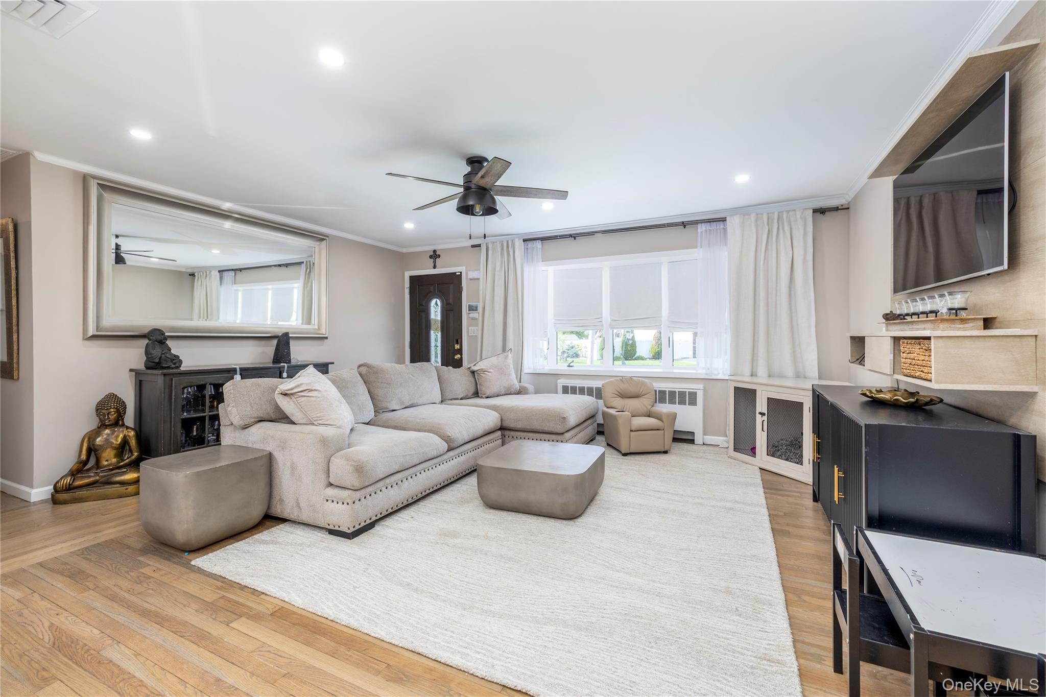 5 Evelyn Court, Massapequa, NY 11758