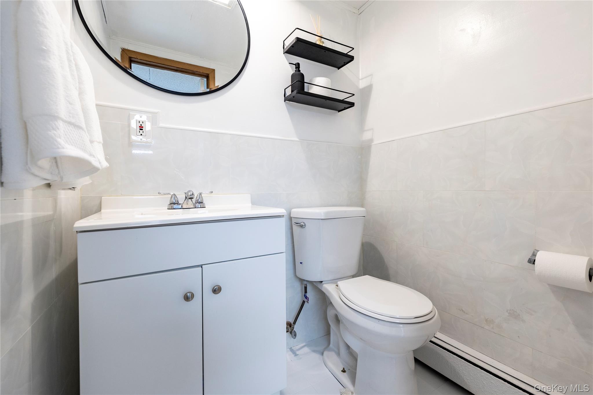 5 Evelyn Court, Massapequa, NY 11758