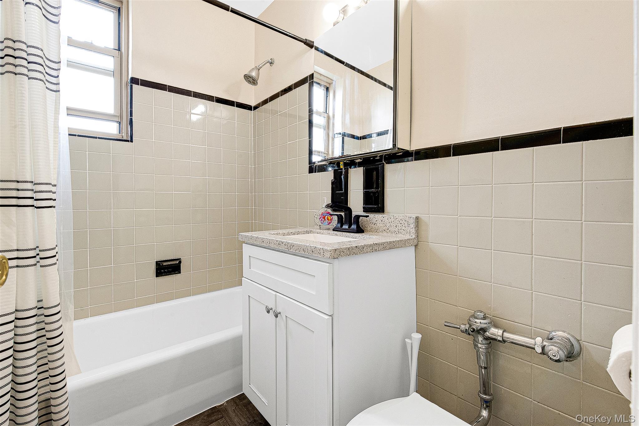 67-25 Clyde Street # 5G, Forest Hills, NY 11375