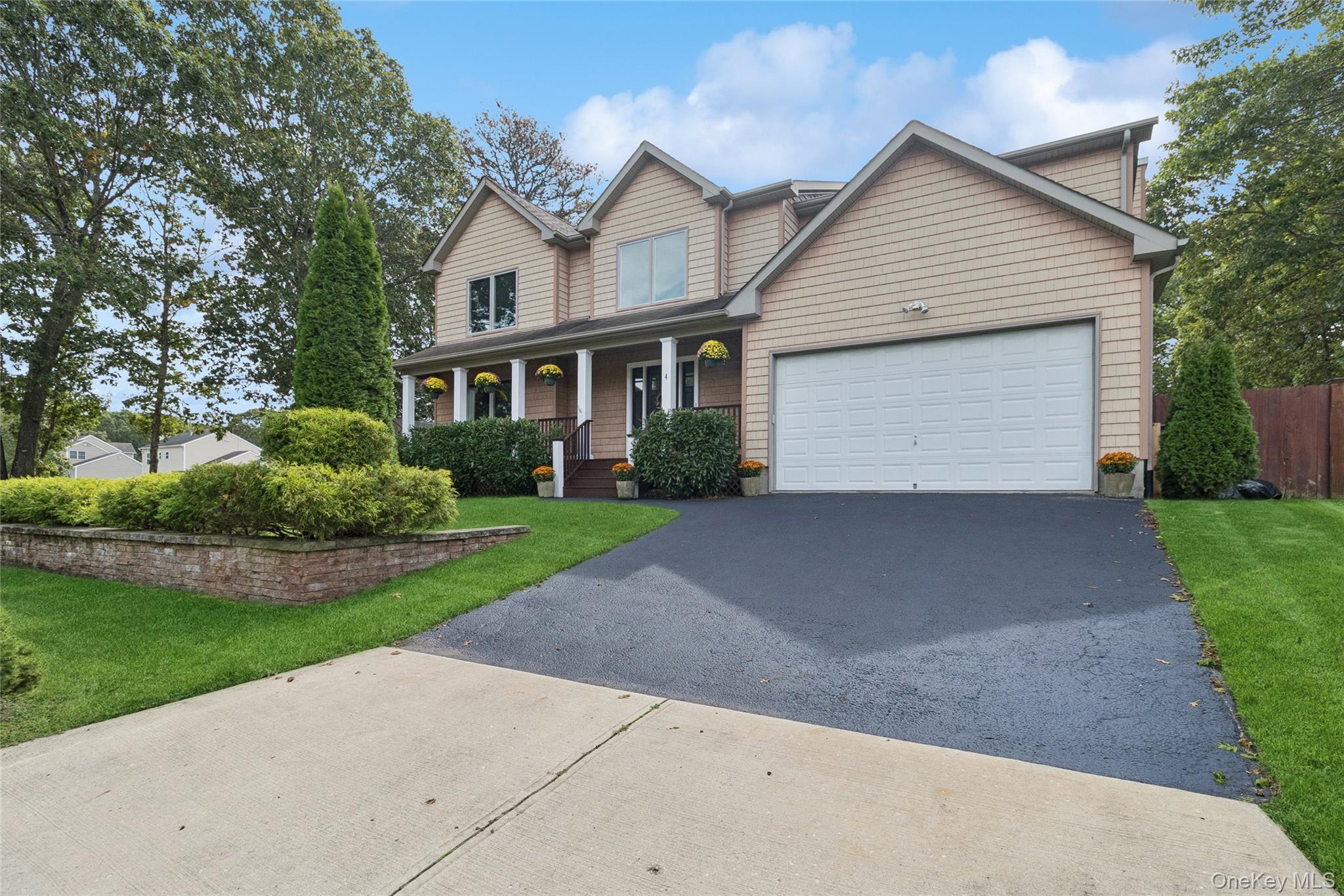 4 Mason Street, Yaphank, NY 11980