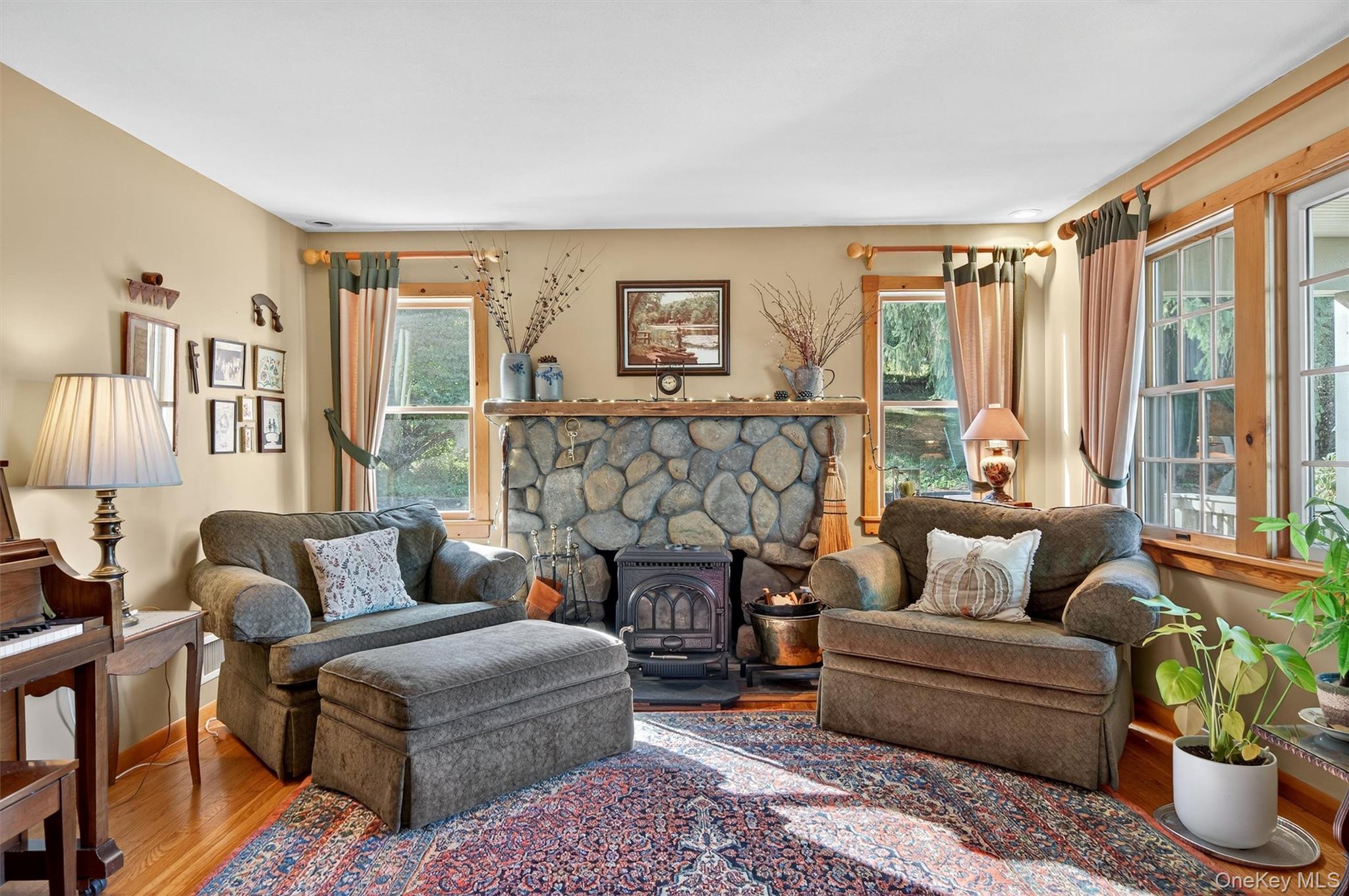 23 Overlook Drive, Warwick, NY 10990