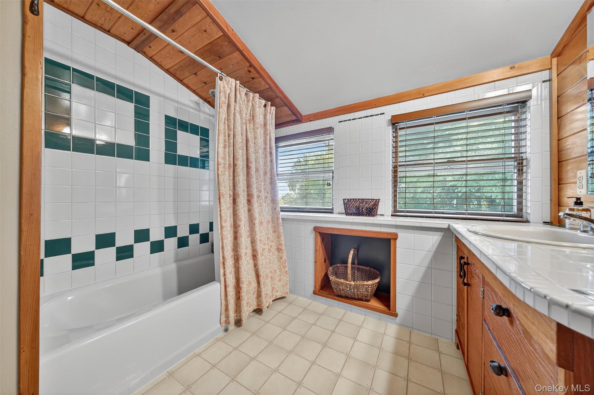 23 Overlook Drive, Warwick, NY 10990