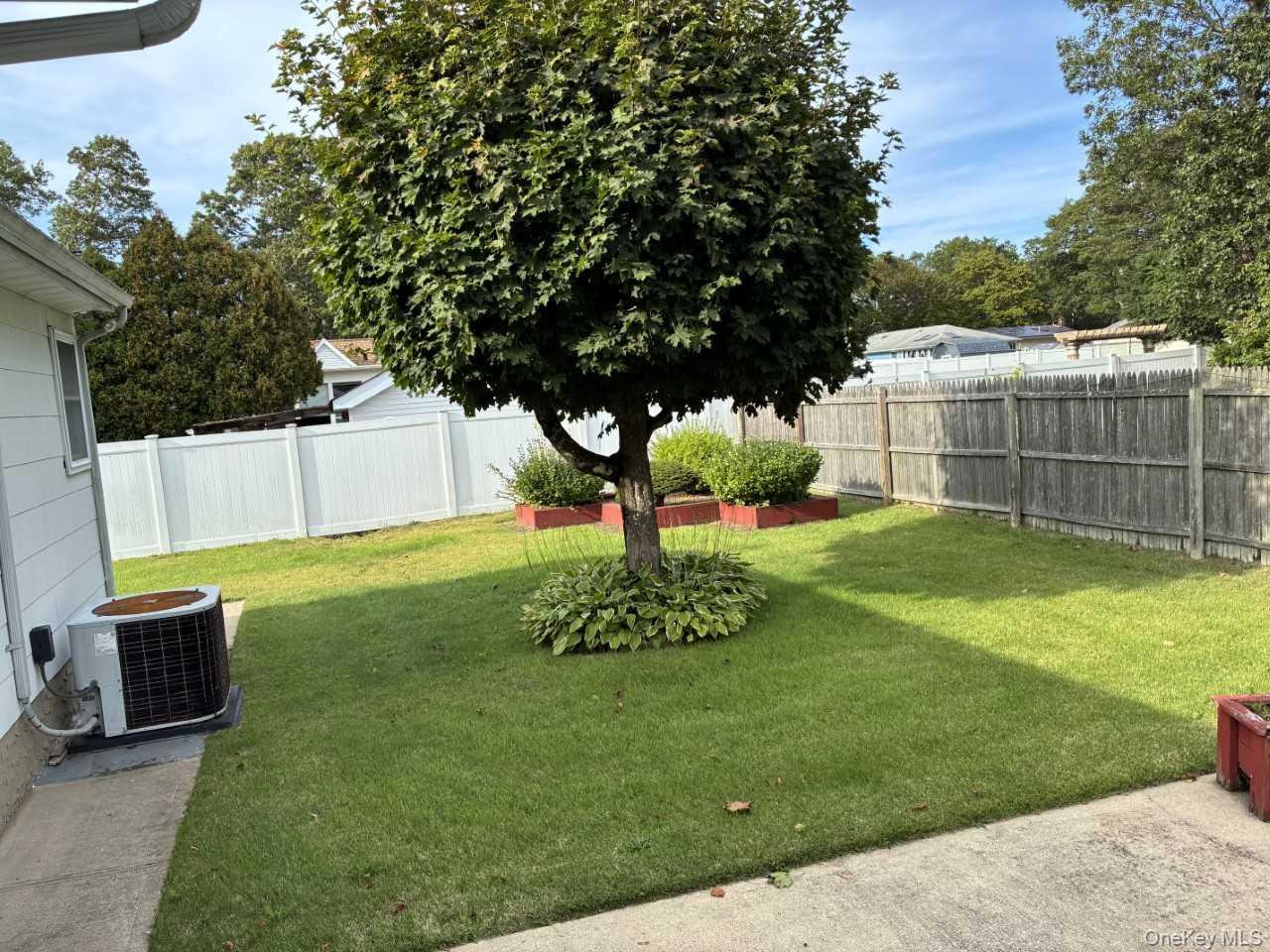 123 Hawthorne Street, Mastic, NY 11950