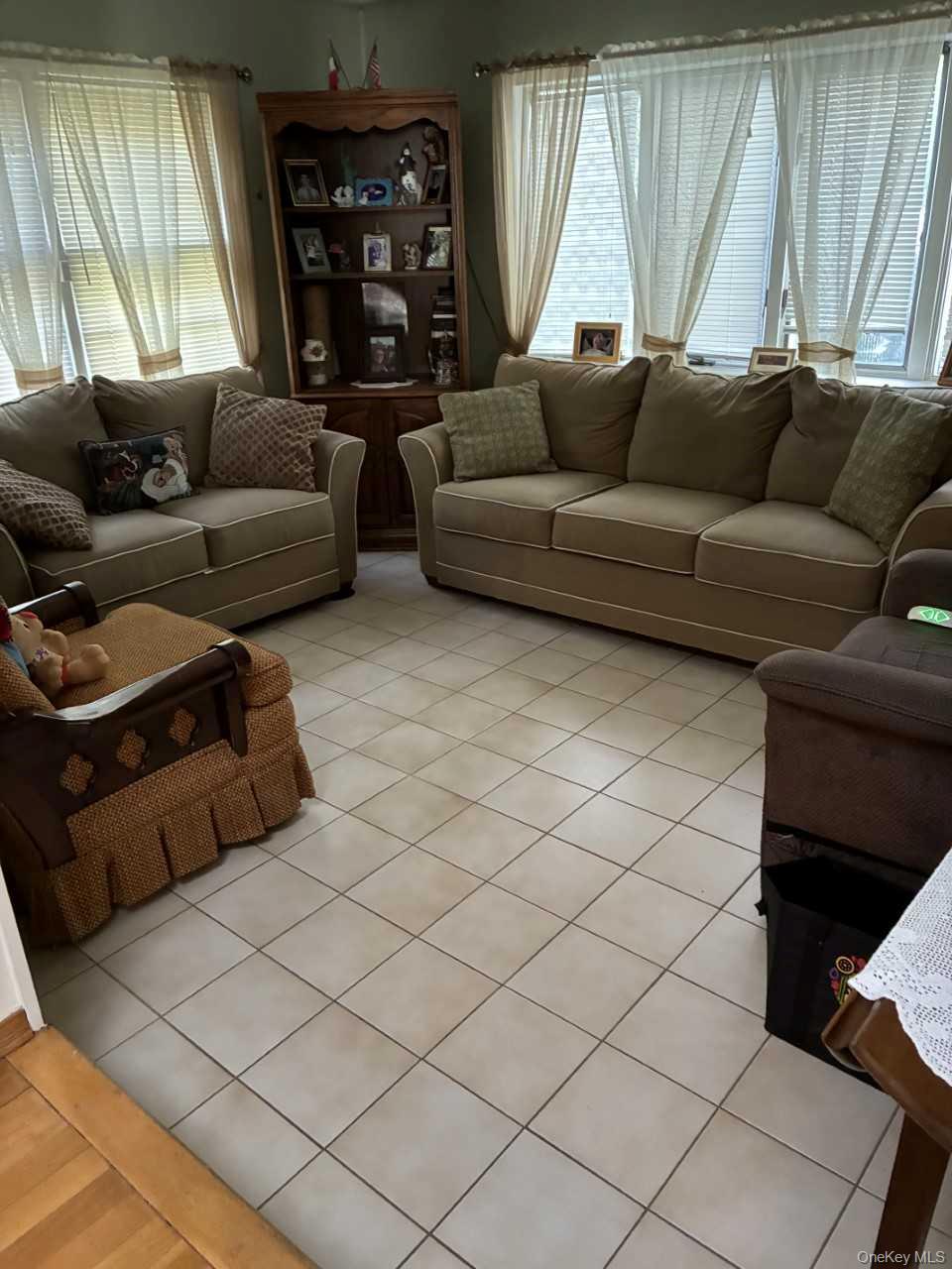 123 Hawthorne Street, Mastic, NY 11950