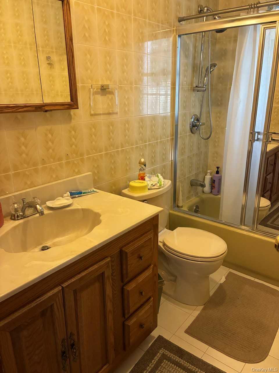 123 Hawthorne Street, Mastic, NY 11950