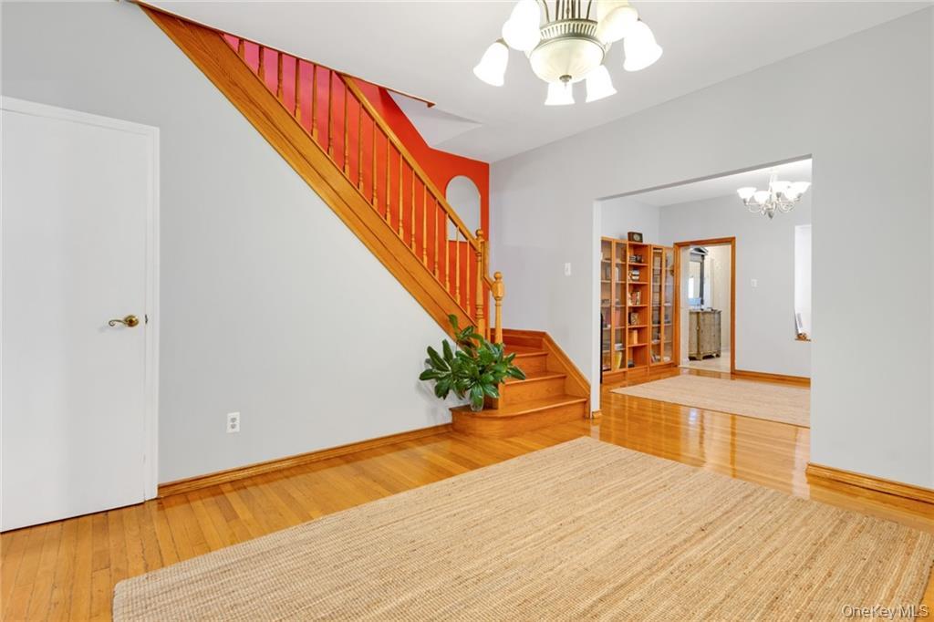 82 W End Avenue, Brooklyn, NY 11235