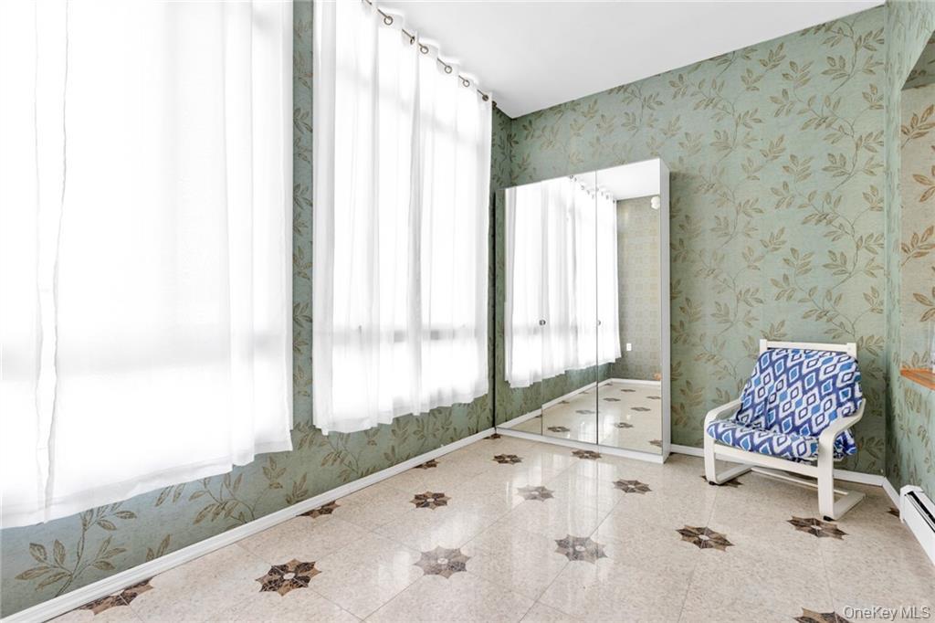 82 W End Avenue, Brooklyn, NY 11235