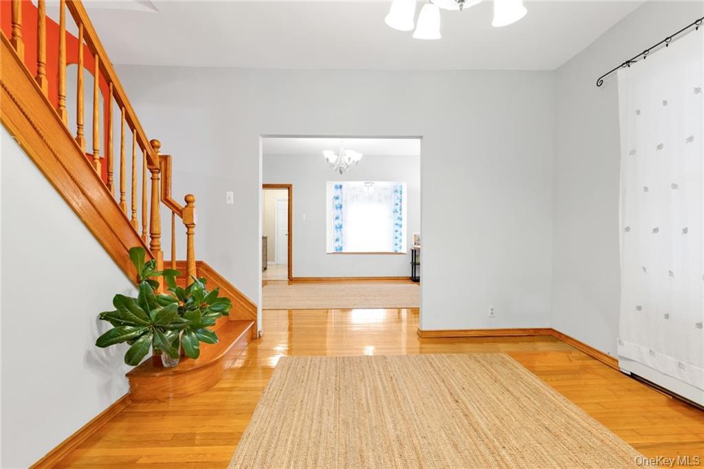82 W End Avenue, Brooklyn, NY 11235