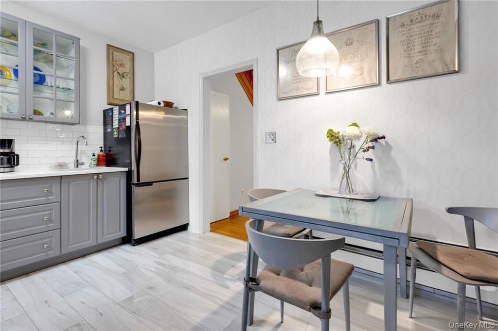 82 W End Avenue, Brooklyn, NY 11235