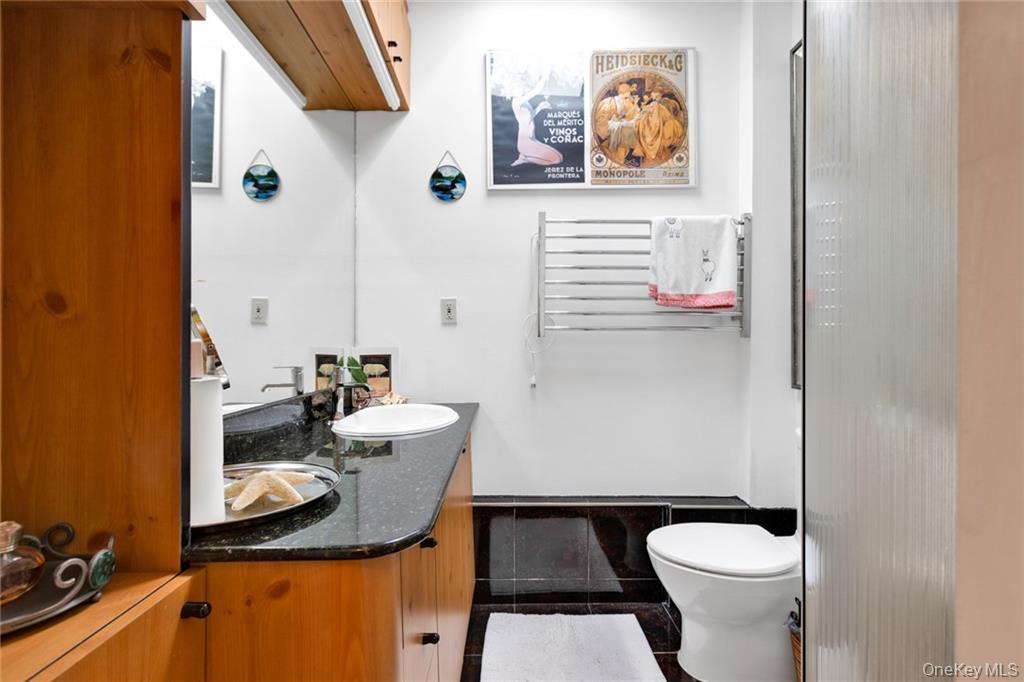 82 W End Avenue, Brooklyn, NY 11235