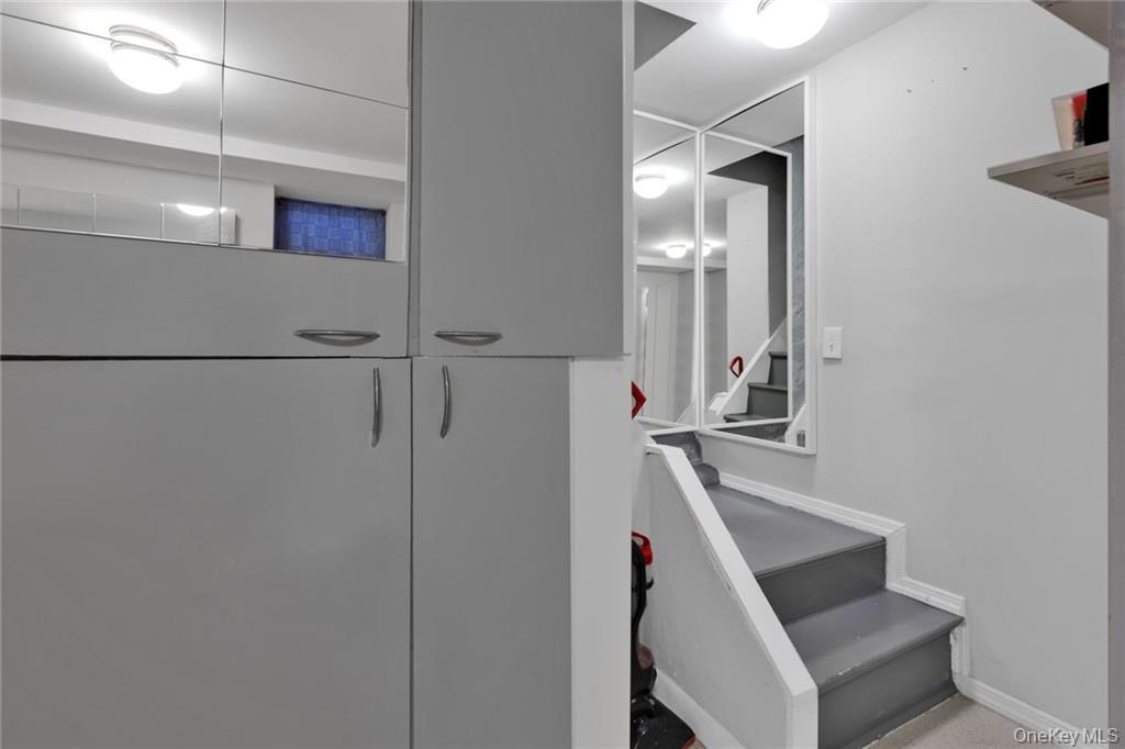 82 W End Avenue, Brooklyn, NY 11235