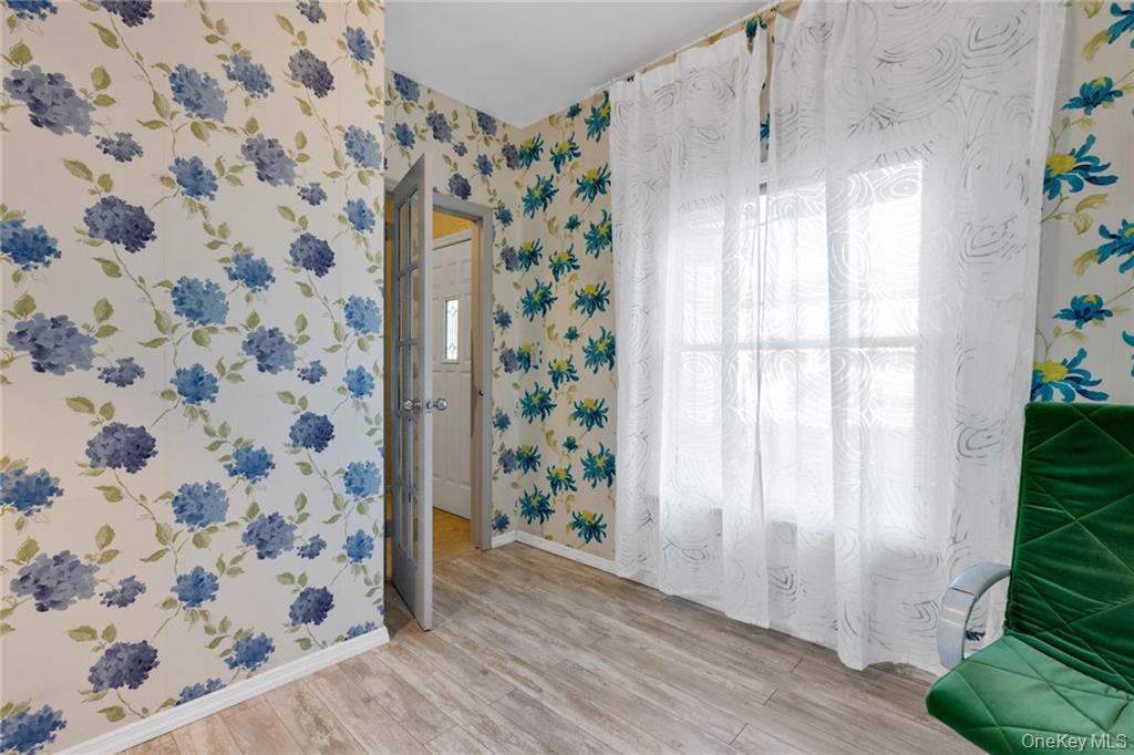 82 W End Avenue, Brooklyn, NY 11235