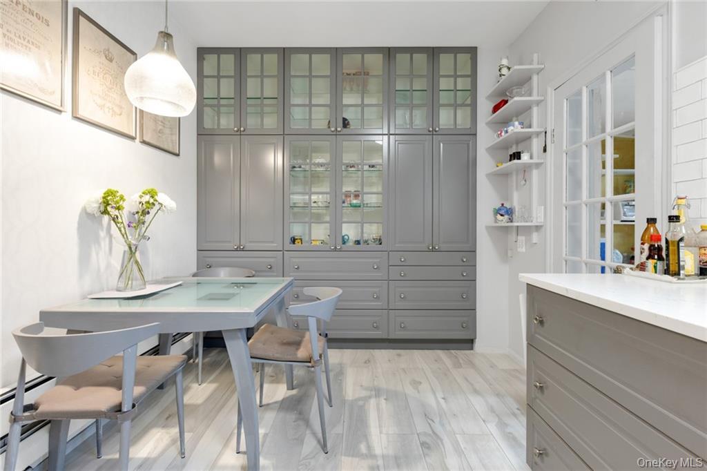 82 W End Avenue, Brooklyn, NY 11235