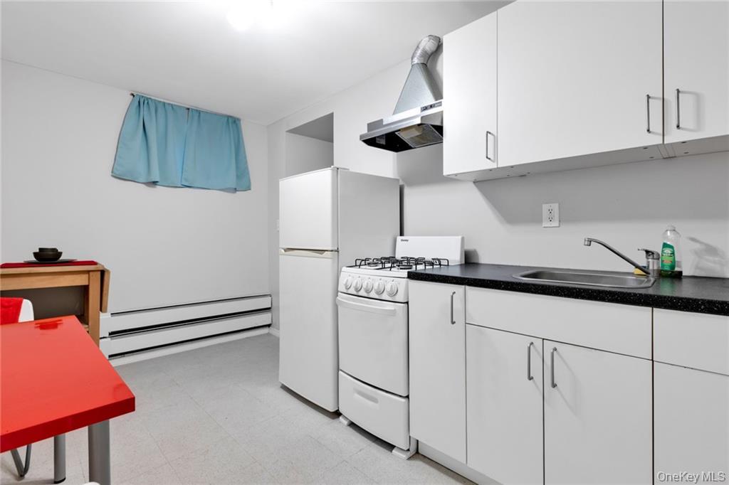 82 W End Avenue, Brooklyn, NY 11235